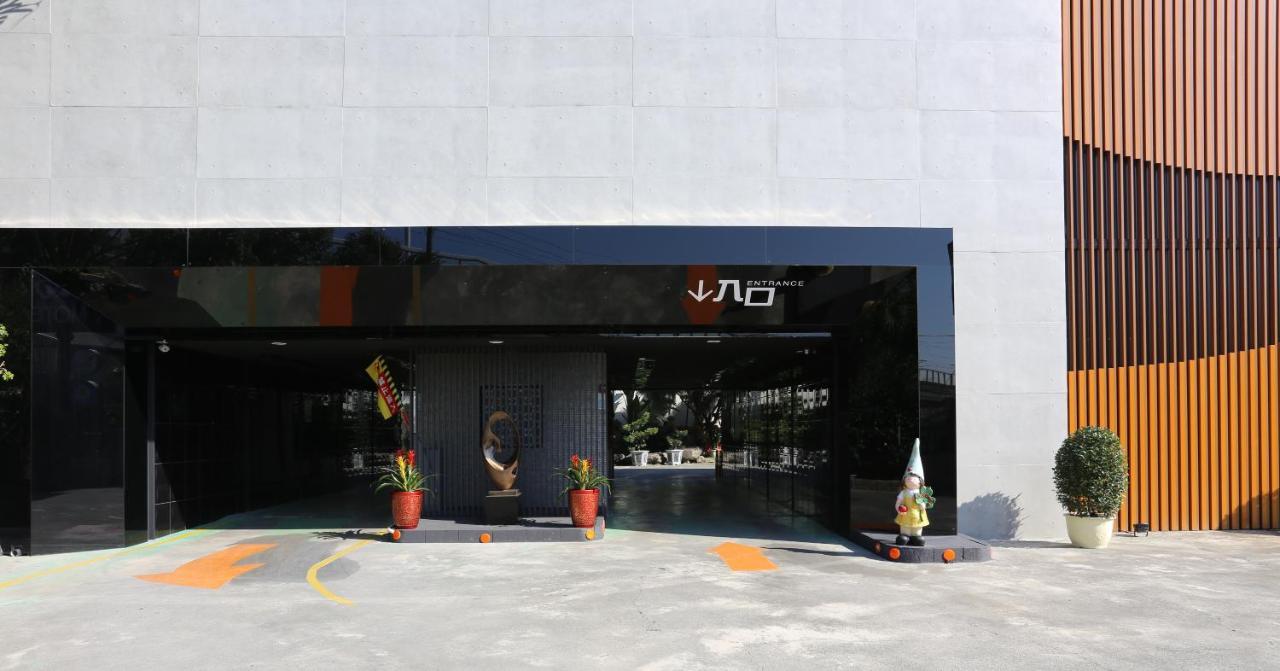 Go Shine Motel Pingtung Exterior photo