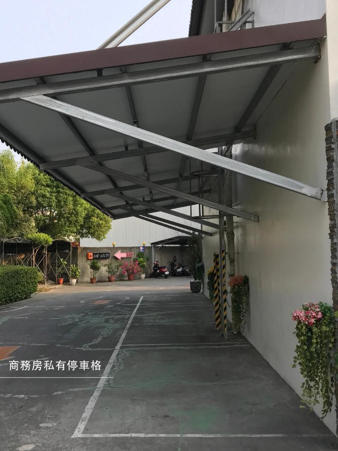 Go Shine Motel Pingtung Exterior photo